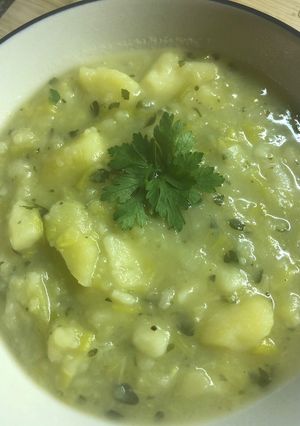 A picture of Potato and leek soup - vegan.