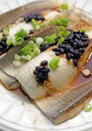 豆豉蒸虱目魚肚。味甜鮮美好滋味! 的食譜成品照片