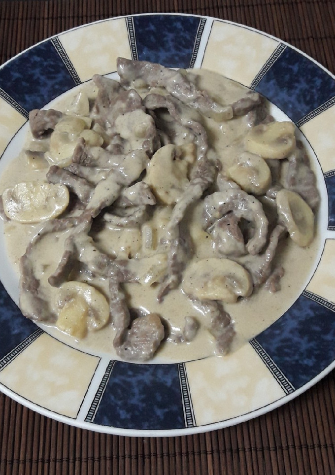 Una foto de Ternera Stroganoff