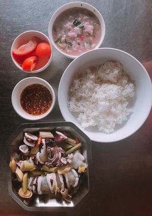 Hình của món Cơm 1 người #2 - Mực ống hấp sả + Canh khoai mỡ.