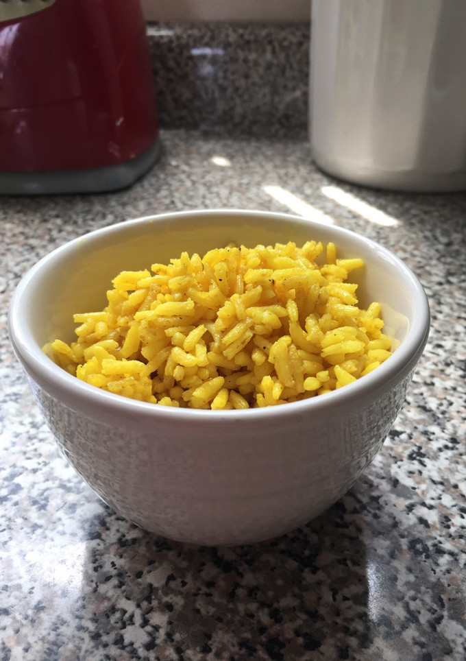 Una foto de Arroz con cúrcuma y coco