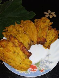 কুমড়ো ফুলের বড়া(kumro ful er bora recipe in Bengali) রেসিপির প্রধান ছবি