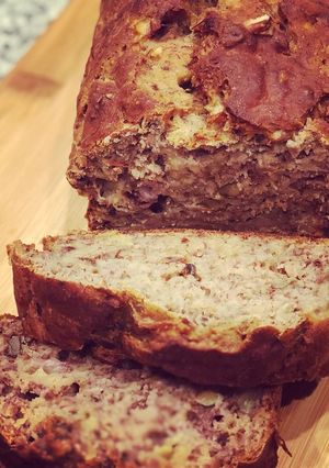 A picture of Banana walnut cake.