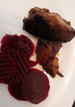 Sertéslapocka gombás-szalonnás ágyon recept fotója