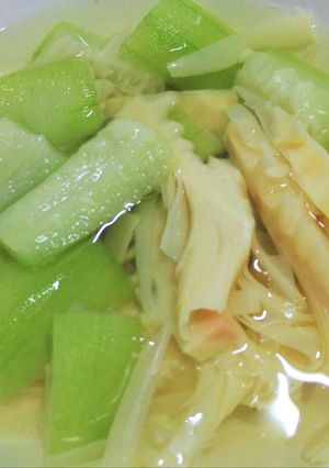 竹筍絲瓜湯 的食譜成品照片
