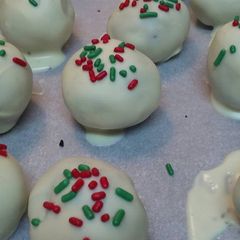 A picture of Oreo Truffles.