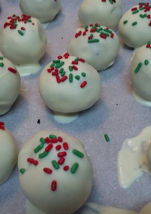 A picture of Oreo Truffles.