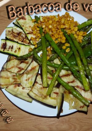 Una foto de Barbacoa de verduras
