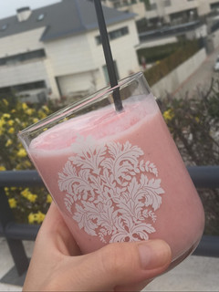 Una foto de Sorbete de fresa y plátano🍓🍌