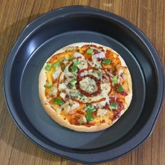 Barbeque chicken pizza A picture of Barbeque chicken pizza.