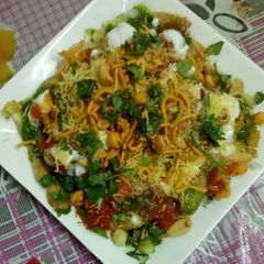 A picture of Papdi chaat.