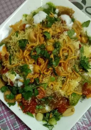 A picture of Papdi chaat.