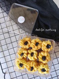 Foto resep 533. Kue Kering Semprit Bunga Kismis