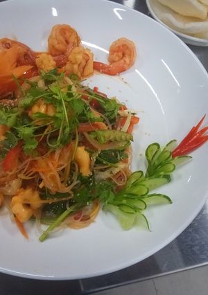 Hình của món Gỏi Hải Sản miến Thái Lan.