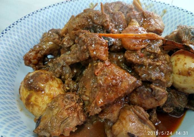 Bebek bumbu rendang ala pelangi