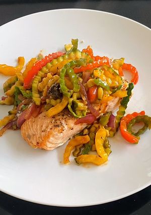 A picture of Salmon & Sweet Veggies.
