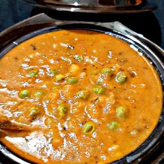 A picture of Aloo-Matar Curry.