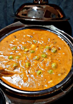 A picture of Aloo-Matar Curry.
