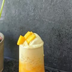 Mango float A picture of Mango float.