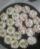 Tarteletas saladas de jamón, aceituna y morrón