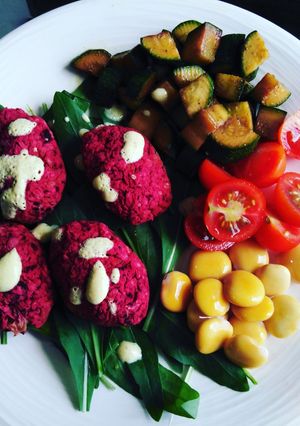Foto di Falafel di ceci e barbabietole