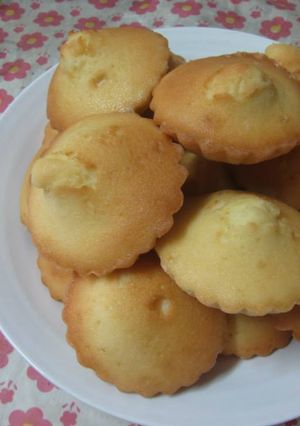 A picture of Vanilla Madeleine.