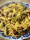 Spaghetti con grelos y shiitakes