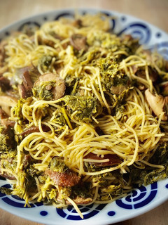 Una foto de Spaghetti con grelos y shiitakes