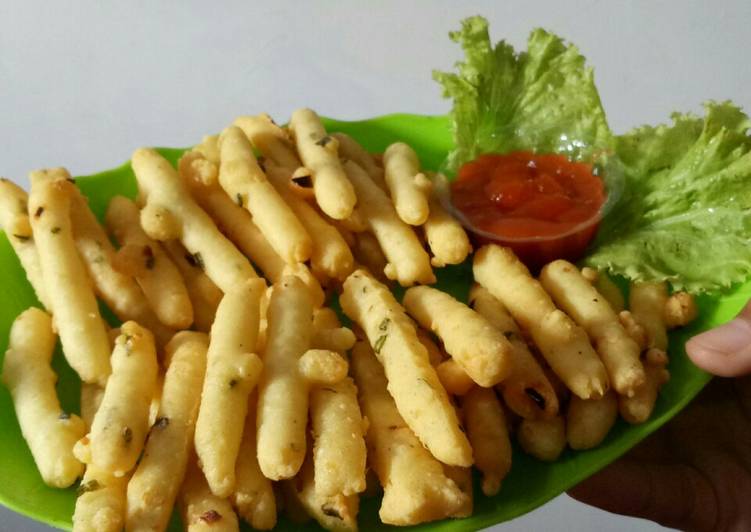 Bagaimana Menyiapkan Stik Kentang Keju, Lezat