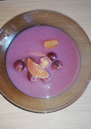 Könnyű gyümölcsleves recept fotója