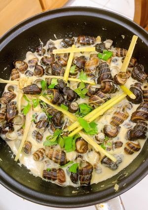 Hình của món Ốc Len xào dừa.