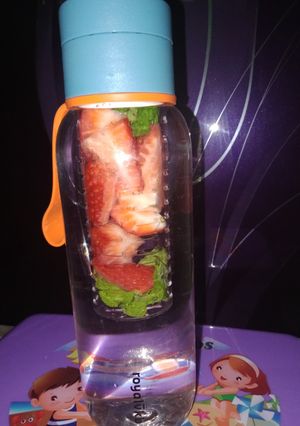 Foto resep Strawberry and mint infused water