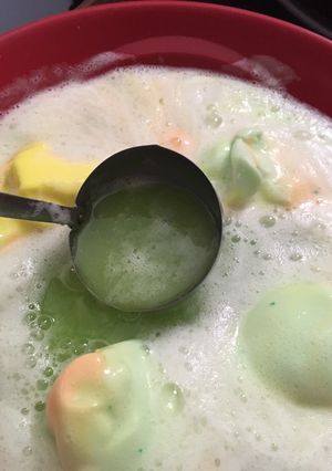 A picture of Grinch punch.