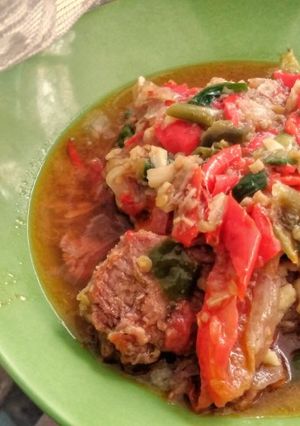 A picture of Beef in Aromatic Chilli Sauce.