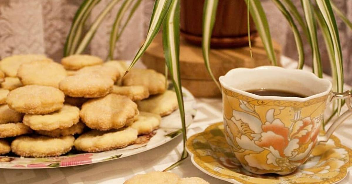 Печенье домашнее на сметане. Печенье сэндвич. 300 грамм печенек. Печеньки с начинкой. Тортик с печеньем без выпечки.