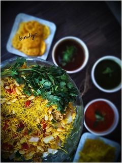 ભેળ (Bhel Recipe In Gujarati) રેસીપી મુખ્ય ફોટો