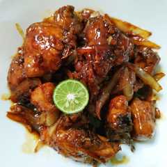 A picture of Ayam Goreng Mentega.