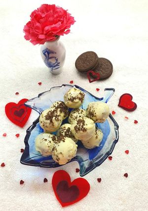 A picture of Oreo Truffles.