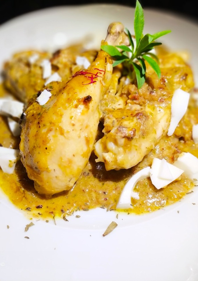 Una foto de Jamoncitos de Pollo en Pepitoria con Vino Blanco