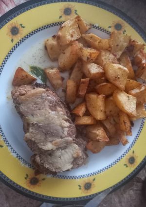 Una foto de Colita de Cuadril al Ajillo al Horno con Papas al Horno