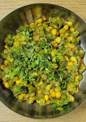 A picture of Ridge gourd+chana dal bhaji.