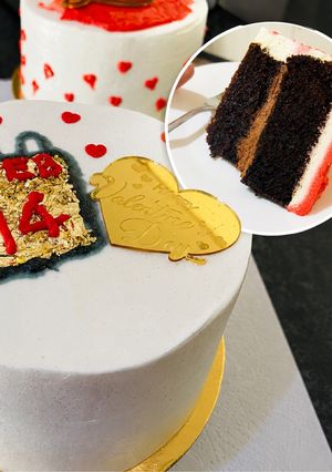 A picture of Bento Chocolate Cake.
