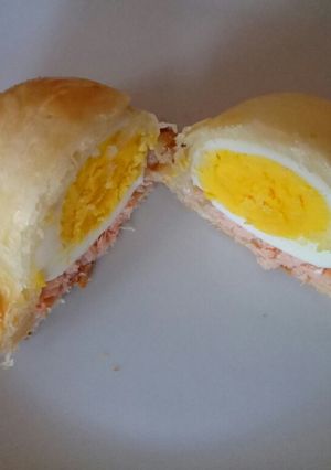 A picture of Egg and smoked salmon Wellington.