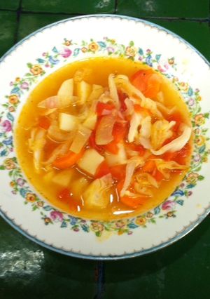 Una foto de Sopa de col con papas
