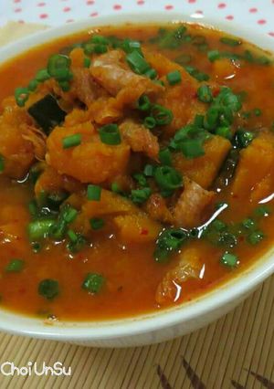 Hình của món Súp Bí Đỏ 호박찌개.