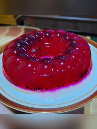 Bagaimana Menyiapkan Puding Buah Naga Lapis Susu Untuk Pemula