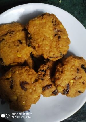 A picture of Masala Vada.