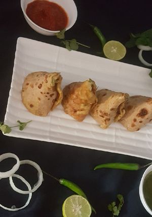 A picture of Egg paratha.