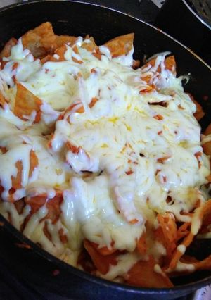 A picture of Chilaquiles Rojos.