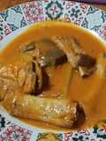 Costillas en salsa con alcachofas